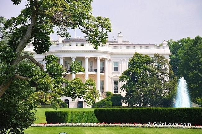 White House Exterior. Image: www.GlynLowe.com via Wikimedia Commons. White House Exterior. Image: www.GlynLowe.com via Wikimedia Commons.
